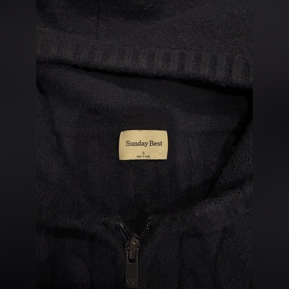 Aritzia Cable-Knit Zip Up Hoodie - Octavia - Picture 4 of 7